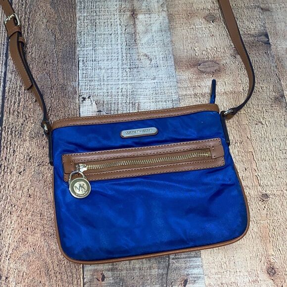 Michael Kors Kempton Nylon & Leather Crossbody bag Blue - Picture 6 of 10